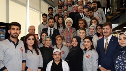 Первая леди Эрдоган встретилась с молодыми людьми в Мардине