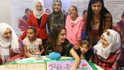 Сонгюль Оден встретился с сирийскими женщинами