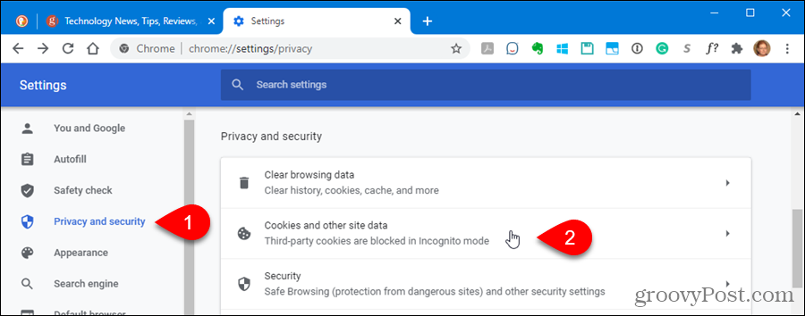 Нажмите Файлы cookie и данные сайтов в настройках конфиденциальности и безопасности в Chrome.