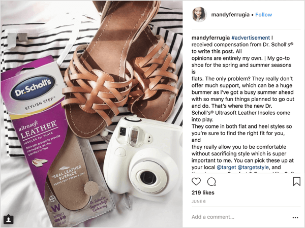 Мэнди Ферруджа, влиятельная личность в Instagram, посвященная красоте и образу жизни, помогла продвинуть стельки доктора Шолля для квартир в этом спонсируемом посте.