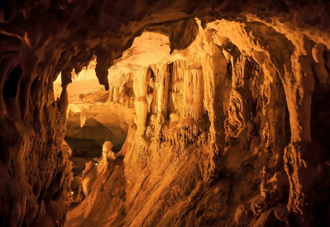 Пещера Дупниса