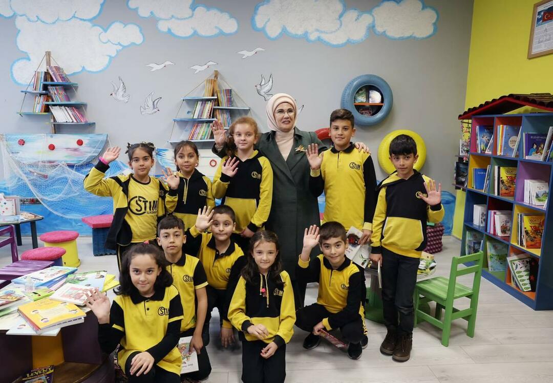 Эмине Эрдоган встретилась с детьми в Анкаре