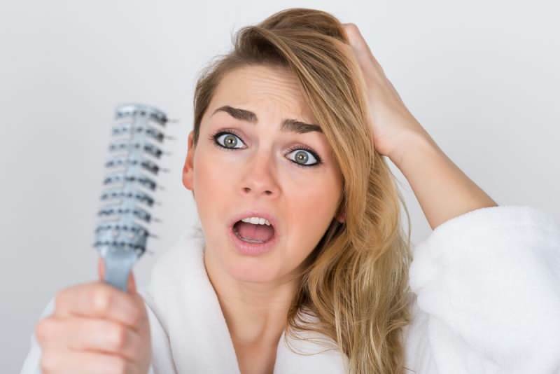 Что хорошо для выпадения волос? Вызывает выпадение волос во время беременности и после родов?