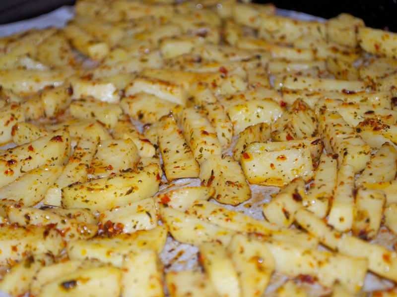 Как приготовить острый картофель в духовке? Самый простой рецепт запеченного острого картофеля