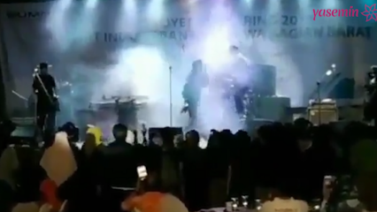 Цунами в Индонезии было отражено в камерах во время концерта!