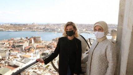 Первая леди Эрдоган и супруга президента Украины Зеленского Елена Зеленская посетили Галату