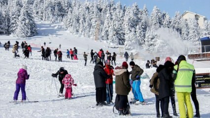 В Улудае толщина снега превысила 1 метр