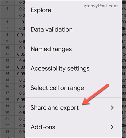 Откройте меню общего доступа и экспорта в Google Таблицах на мобильном устройстве.