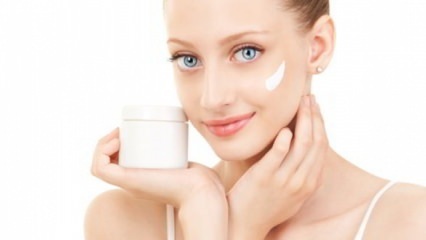 Избавьтесь от солнечных пятен: 3 крема для отбеливания кожи, которые вы можете сделать дома