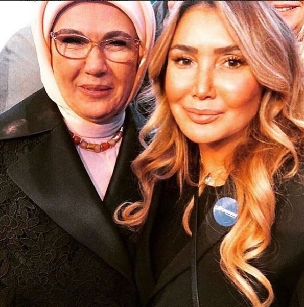 Высоко похвалил слова знаменитой певицы Йонки Эвмимик первой леди Эрдоган