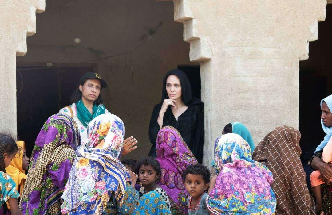 Анджелина Джоли бросилась на помощь народу Пакистана!