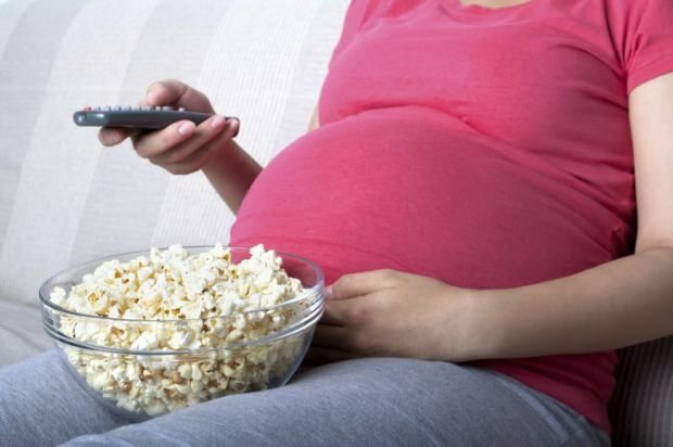 Могут ли беременные женщины есть попкорн?