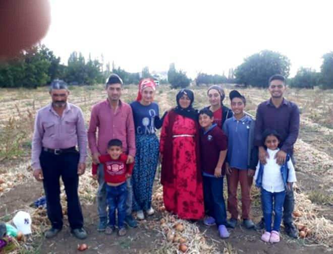 Хикмет Карабулут и ее семья