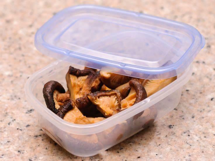 Сколько хранятся свежие грибы в холодильнике?