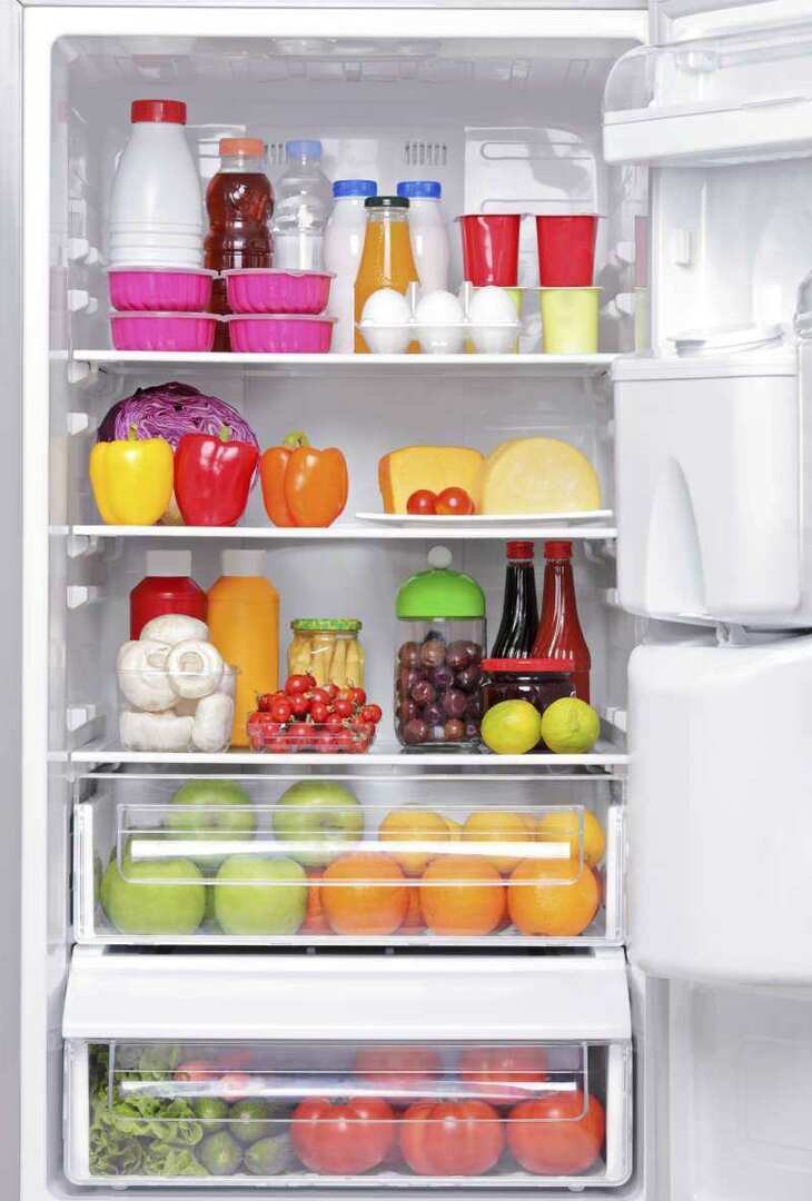 Какие продукты ставятся на какую полку холодильника