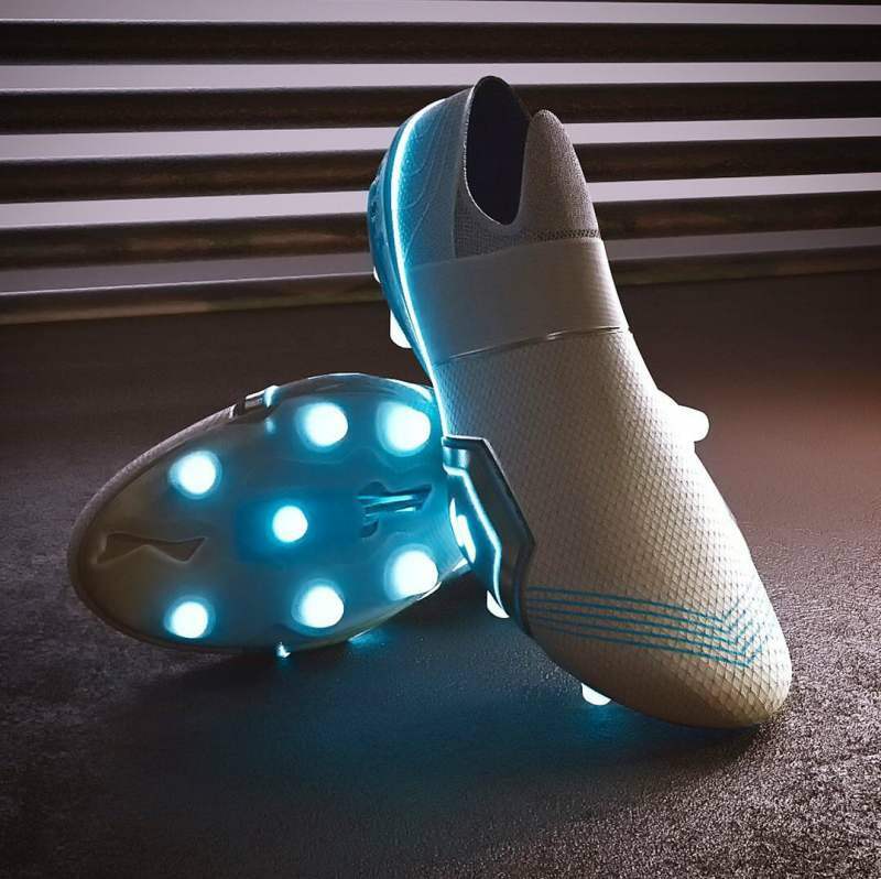 Обувь Tesla от дизайнера Nike и Adidas
