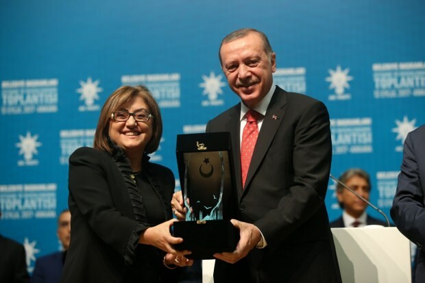 Фатма Шахин и президент Реджеп Тайип Эрдоган