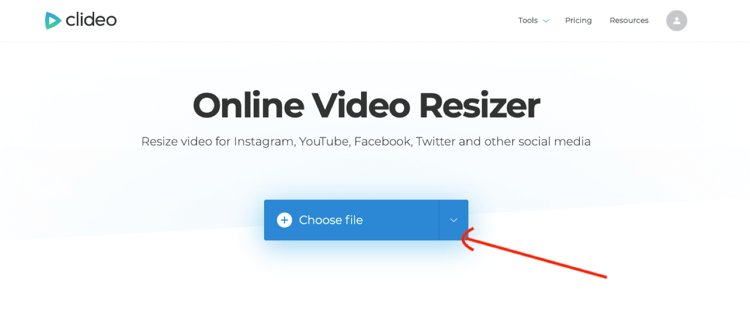загрузить видео в Clideo Online Video Resizer