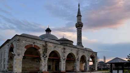 Куда и как пойти в мечеть Мурадие? Шедевр турецкого кафельного искусства.