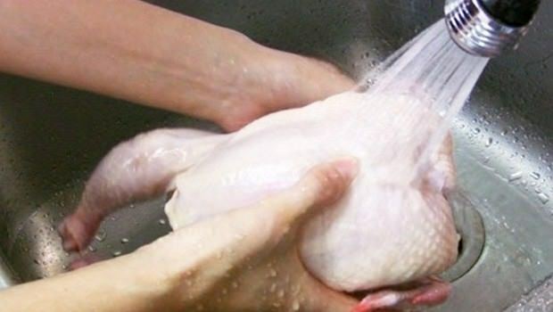Как следует чистить курицу?