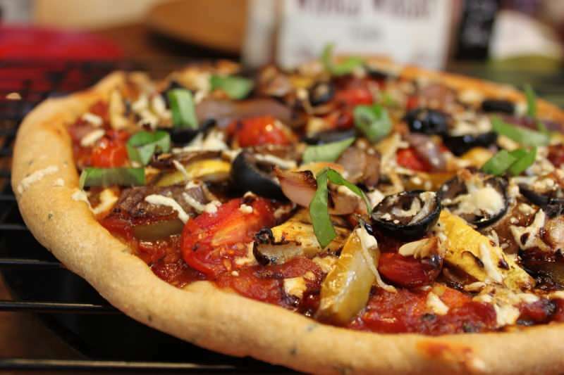 Самый простой рецепт вегетарианской пиццы! Как приготовить вегетарианскую пиццу дома?