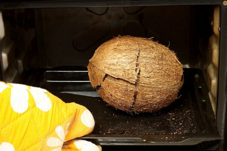 Как порезать кокос?