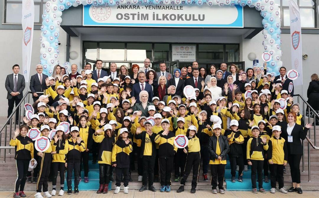 Эмине Эрдоган посетила начальную школу Остим
