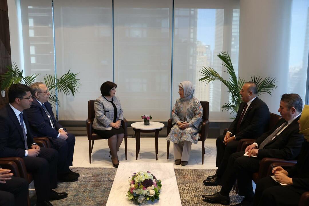 Эмине Эрдоган встретилась со спикером парламента Азербайджана госпожой Гафаровой в Нью-Йорке