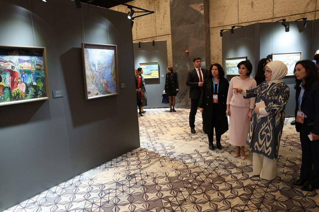 Эмине Эрдоган посетила выставку «Краски Узбекистана» в Самарканде
