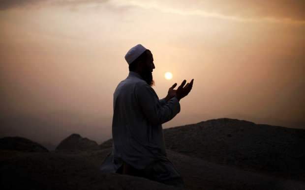 Как проводится вечерняя молитва? Достоинство чтения суры Амме после полуденной молитвы