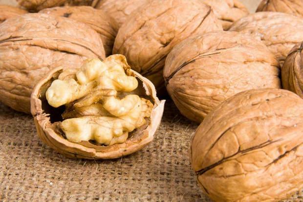 Польза грецких орехов для пищеварения