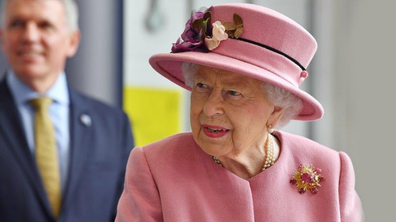 Королева II. Элизабет вышла без маски! По истечении 7 месяцев ...