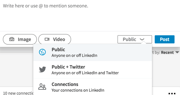 Чтобы сделать публикацию LinkedIn доступной для всех, выберите в раскрывающемся списке «Публичная».