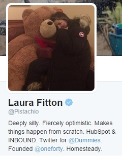Профиль Лоры Фиттон в Twitter.