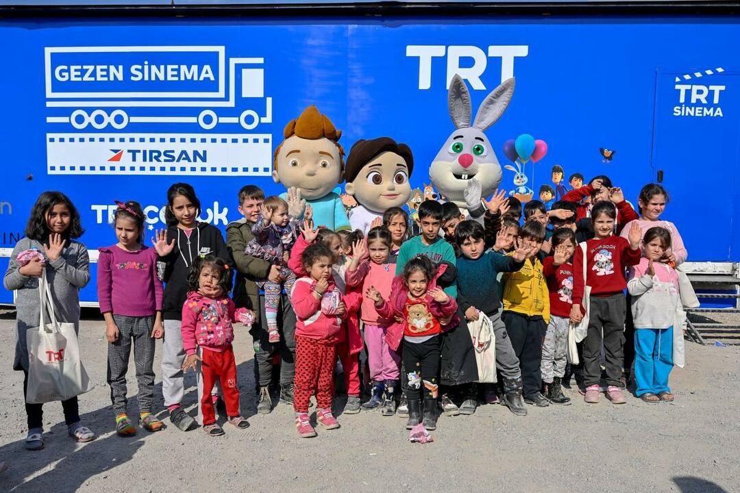 Кинотеатр TRT Gezen вызвал улыбку на лицах пострадавших от землетрясения