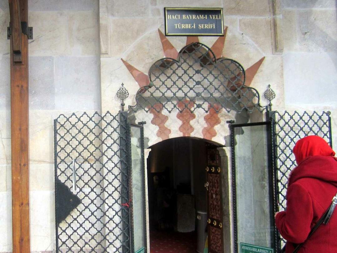 Ворота гробницы Хаджи Байрам-и Вели