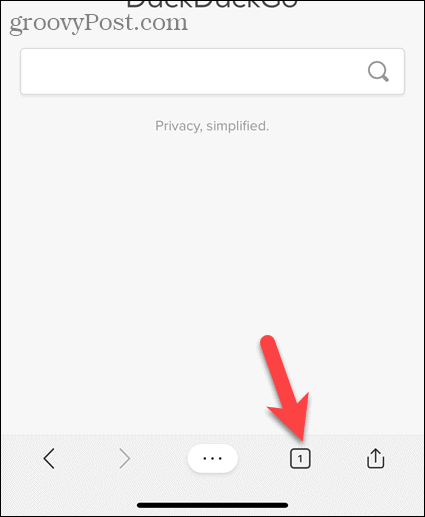 Нажмите значок вкладки в Edge для iOS