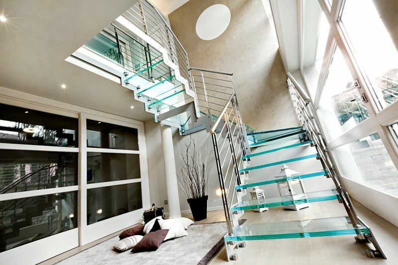 Самые стильные и полезные модели лестниц для двухуровневых квартир