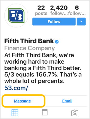 Профиль банка в Instagram с кнопкой призыва к действию.