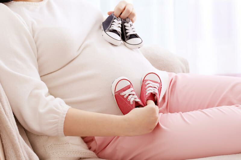 Как формируется беременность двойней? Симптомы беременности двойней