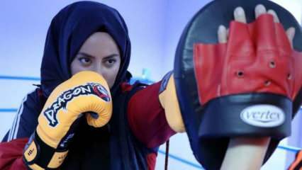 Женщины из Элязыга учатся защищать себя и избавляться от стресса боксом Kick!