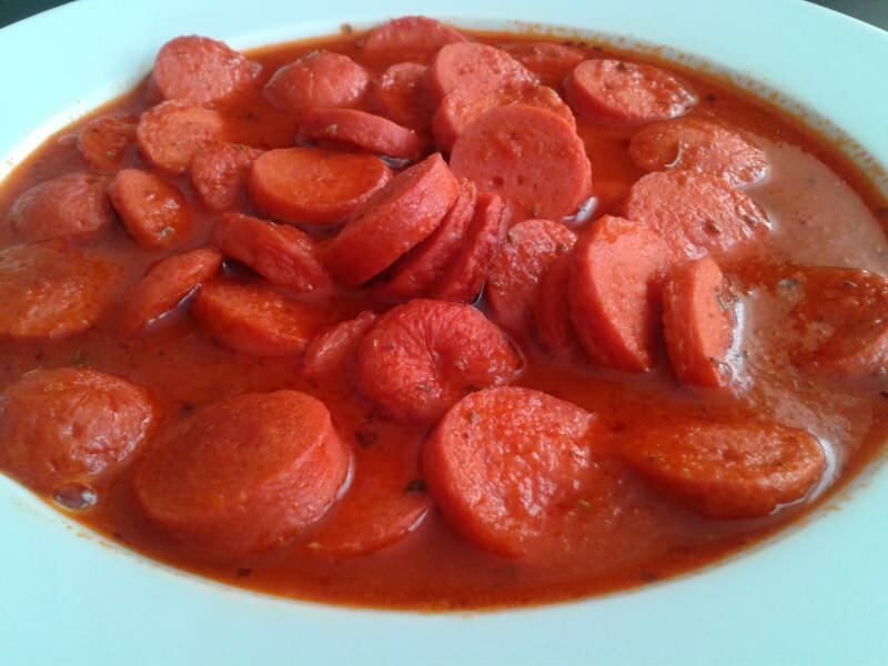 Как приготовить колбасу с томатной пастой на завтрак? Колбаса Рецепт Колбасы