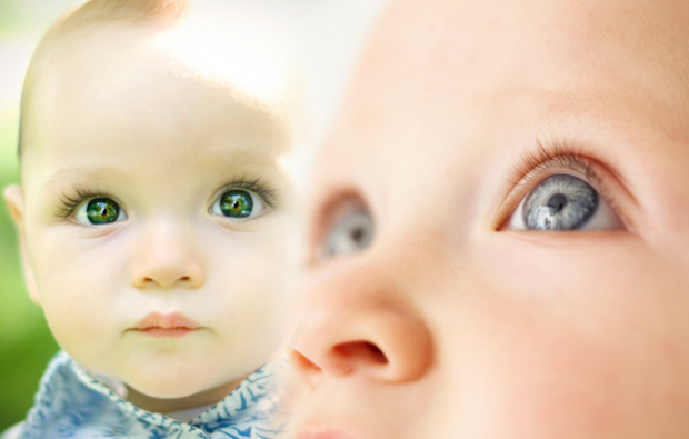 цвет глаз у младенцев