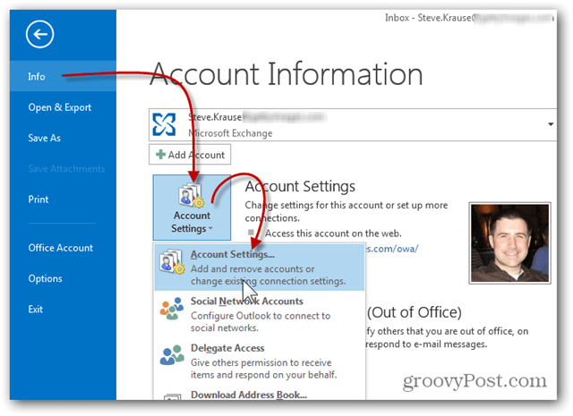 Добавить почтовый ящик Outlook 2013 - Нажмите Инфо Настройки учетной записи