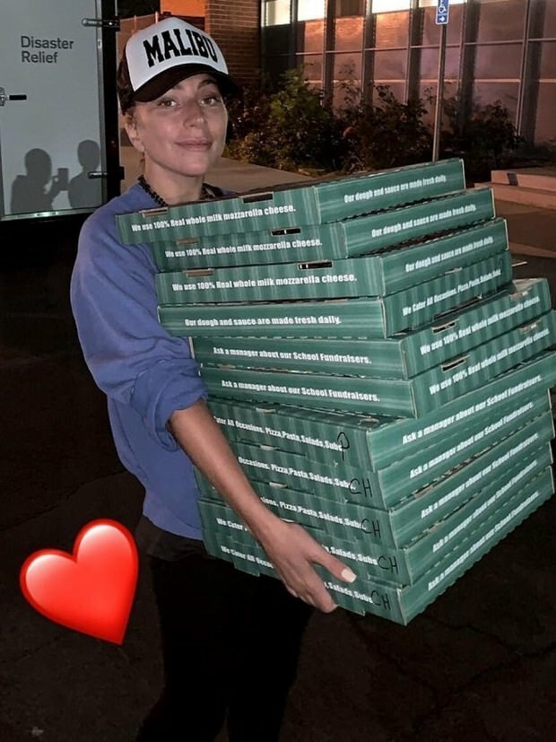 Всемирно известная Lady Gaga становится дистрибьютором пиццы