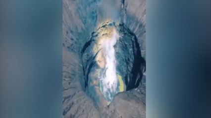 Вулкан на горе Брома, действующий в Индонезии, вид с воздуха!