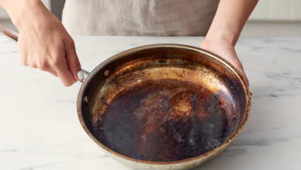 Как убрать сгоревшую металлическую посуду?