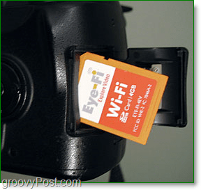 фотографии карты памяти SD-карты, идущей в камеру