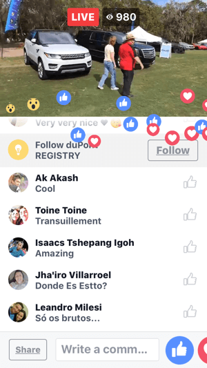 Во время трансляции Facebook Live вы будете видеть на экране комментарии и реакции пользователей.