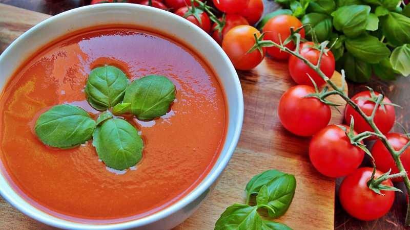 Сколько калорий в помидорах? Набирает ли томатный суп?